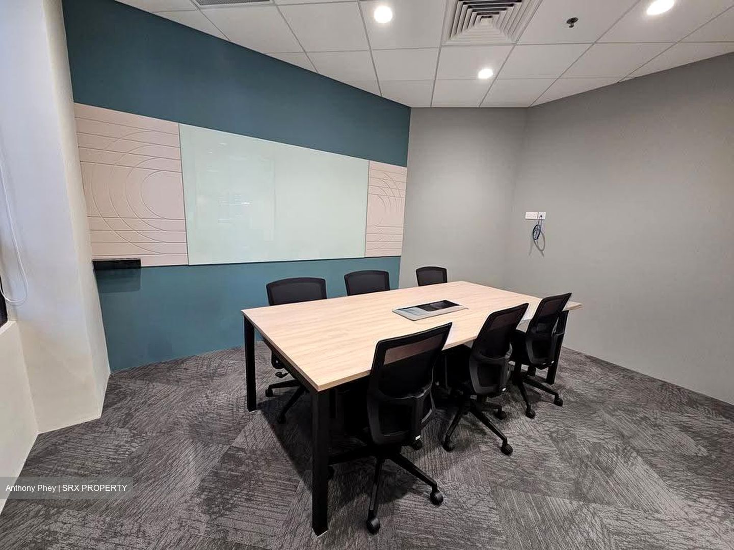 PLUS (D1), Office #615089331